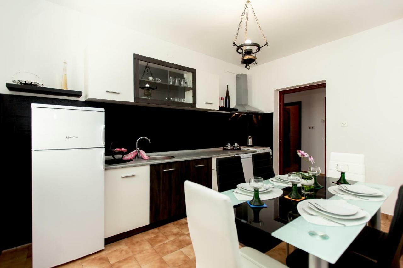 Amica Apartment