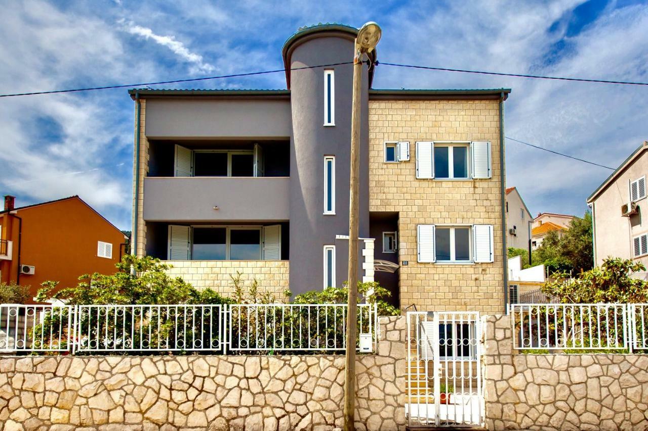 Amica Apartment